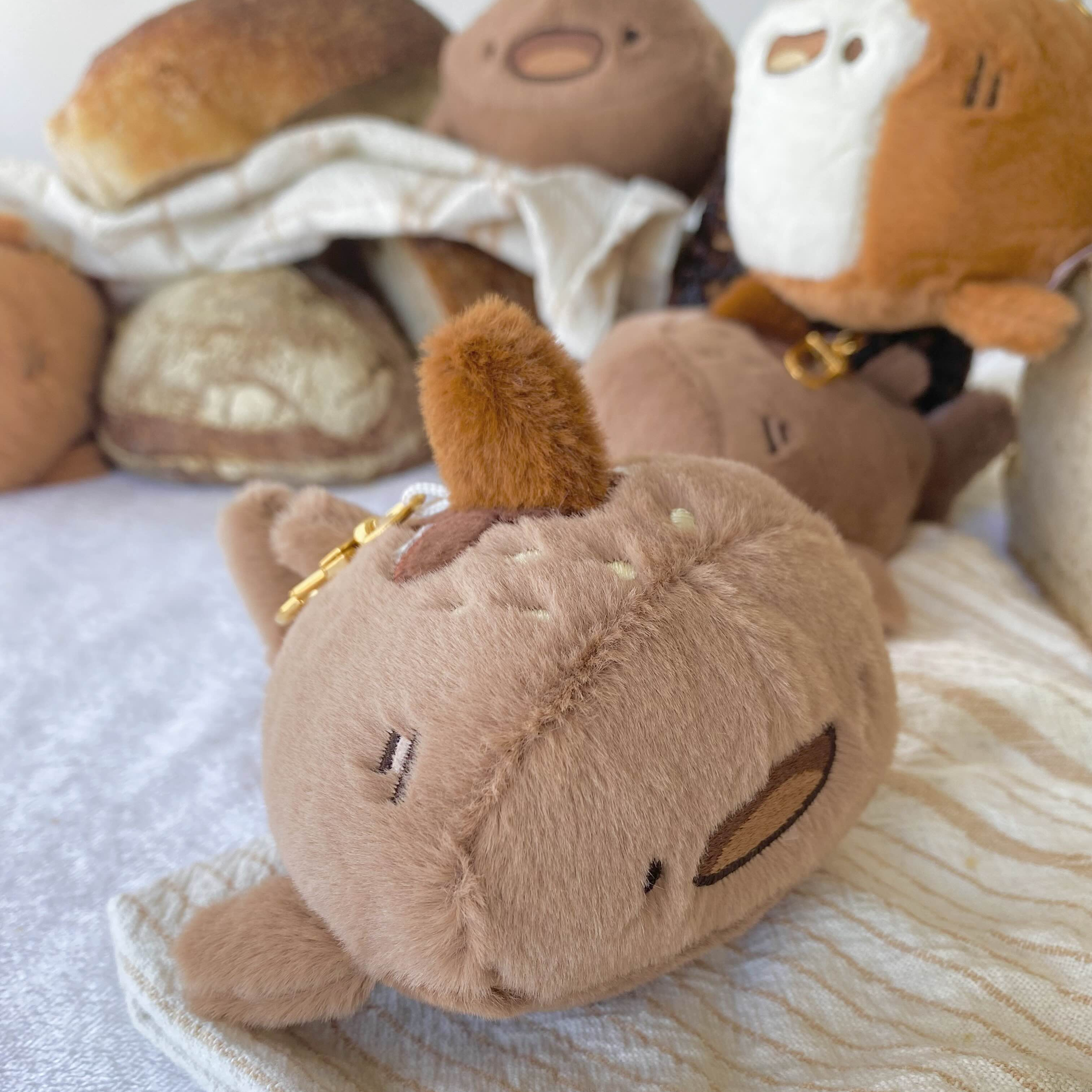 〖 Bread Shark 〗Plush Keychain