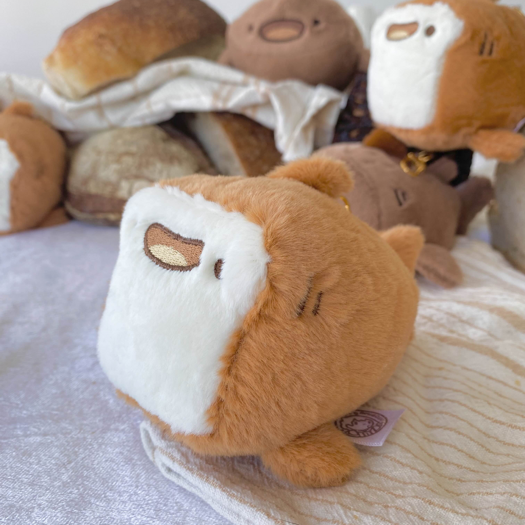 〖 Bread Shark 〗Plush Keychain